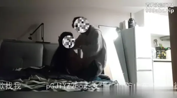 研究生千里送炮 到家了还在装纯 结果自己是个m 亲两下就湿了