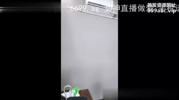 同学们上课了啦！一边教学生钢琴一边跳蛋自慰还喷水了『完整版看简阶』