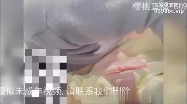 和表妹大学闺蜜家中偷偷做爱，私下淫荡看黄片还教我姿势（点击简阶）