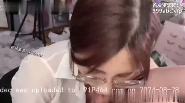 好淫荡的吃鸡表情，果然戴眼镜的女人都是骚货（简芥完整版）