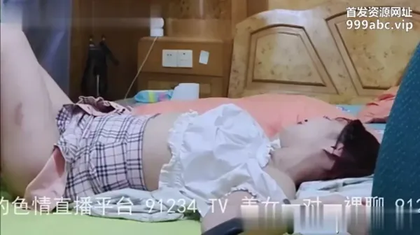 神级现场观看老婆被单男操，露脸偷情（还有作品买的看简界）